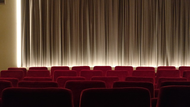 kino, plátno, sedadlá.jpg